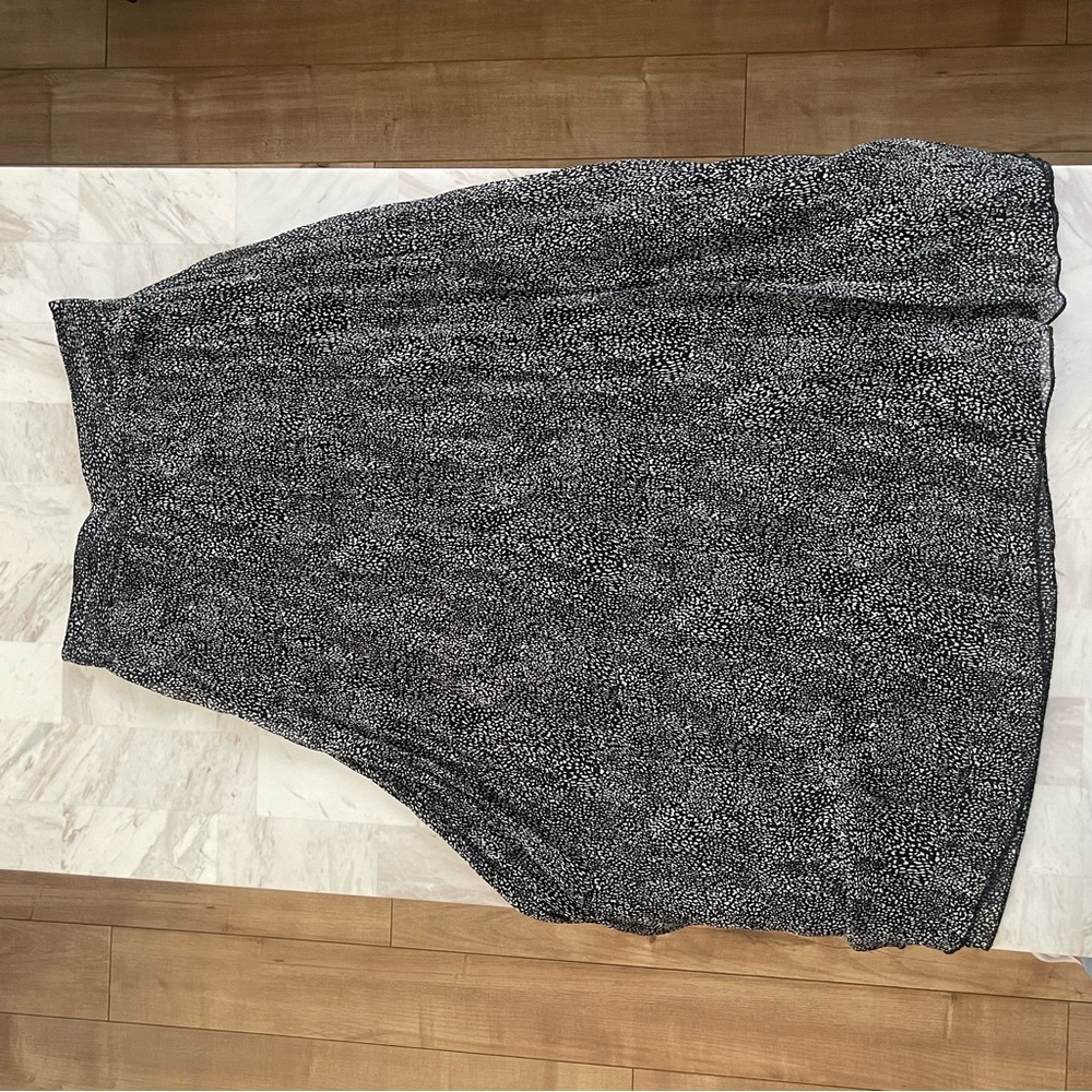Leopard Elastic Skirt Women’s Size M White & Black Dot Print